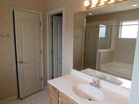 9740 Riggin Dr - for rent 38002