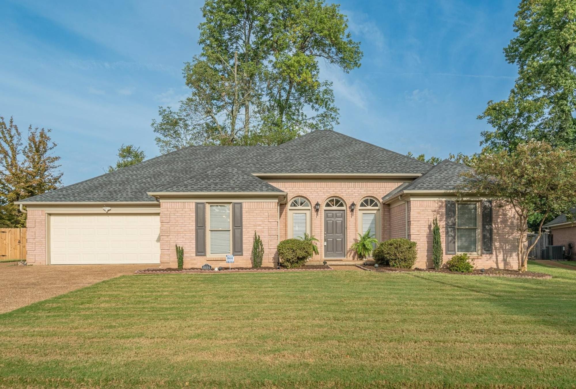 6894 Hedgewood Ln Bartlett TN 38135