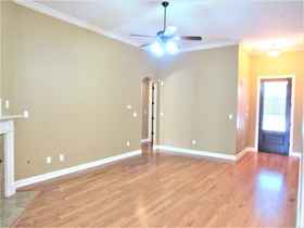 Living Area & Entry