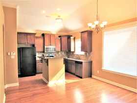 Kitchen & Dining Area