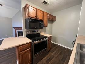 1744 Camille Way - for rent 38016