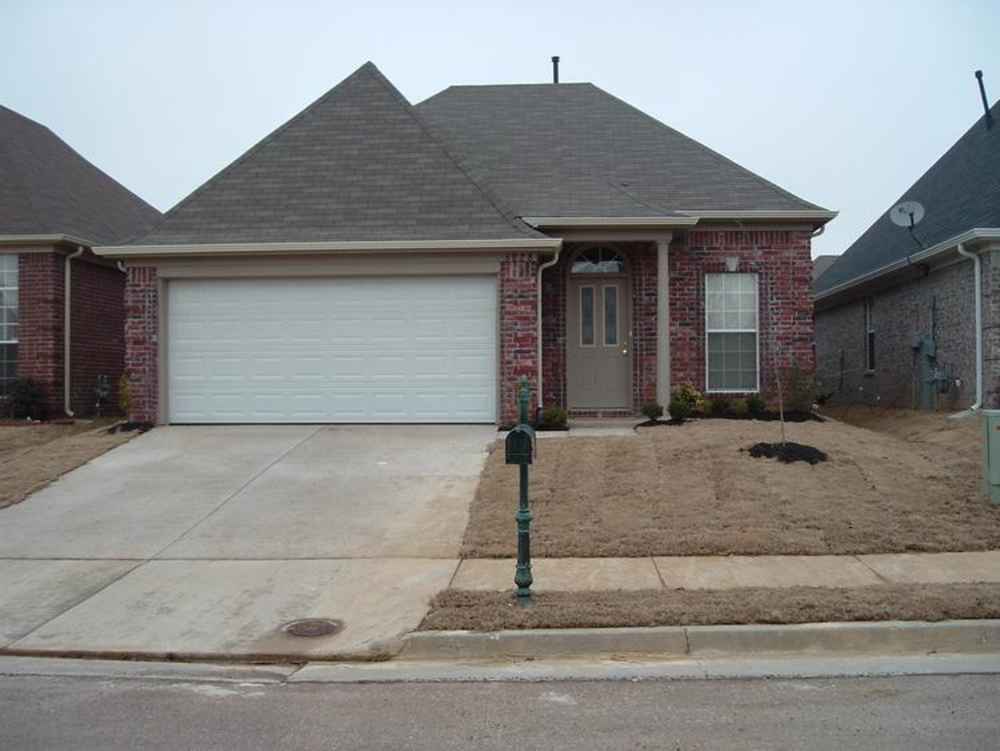 6828 Mikayla Ln Cordova TN 38018
