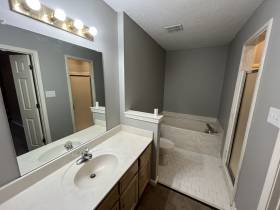 8452 Creek Front Dr - for rent 38016