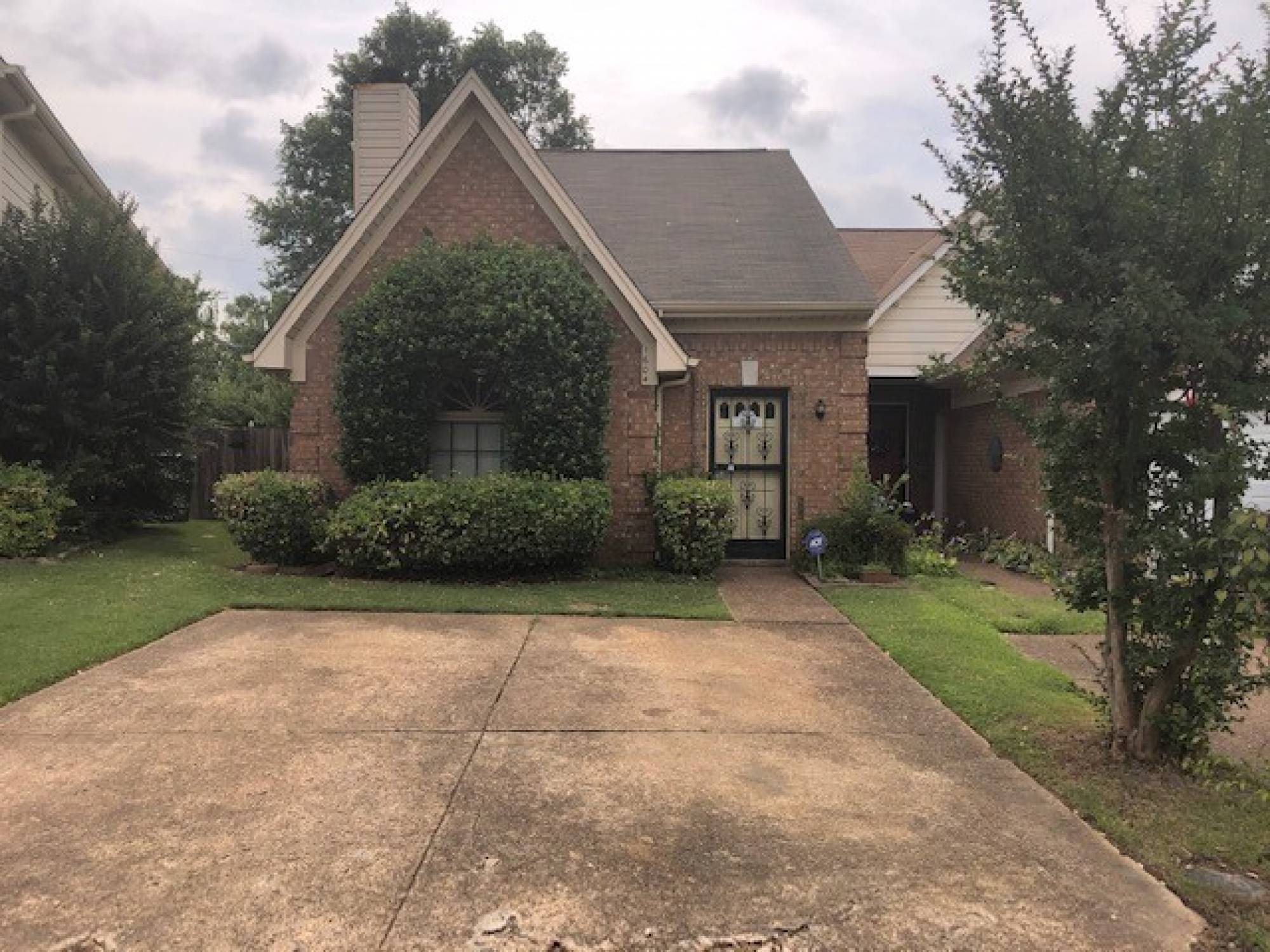 1604 Smokehouse dr. Cordova TN 38016