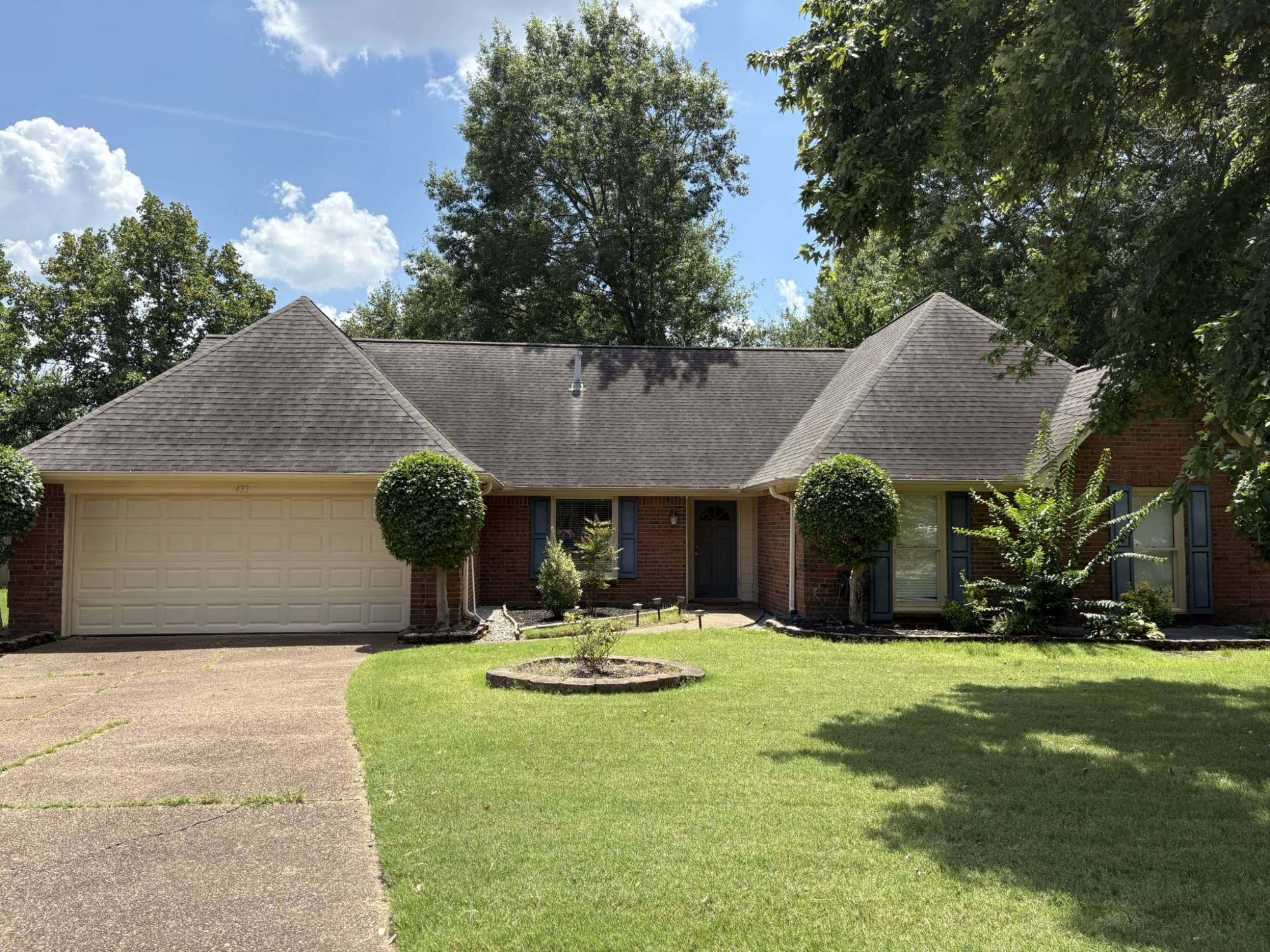 433 Spruce Glen Dr Cordova TN 38018