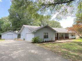 7751 Macon Rd - for rent 38018