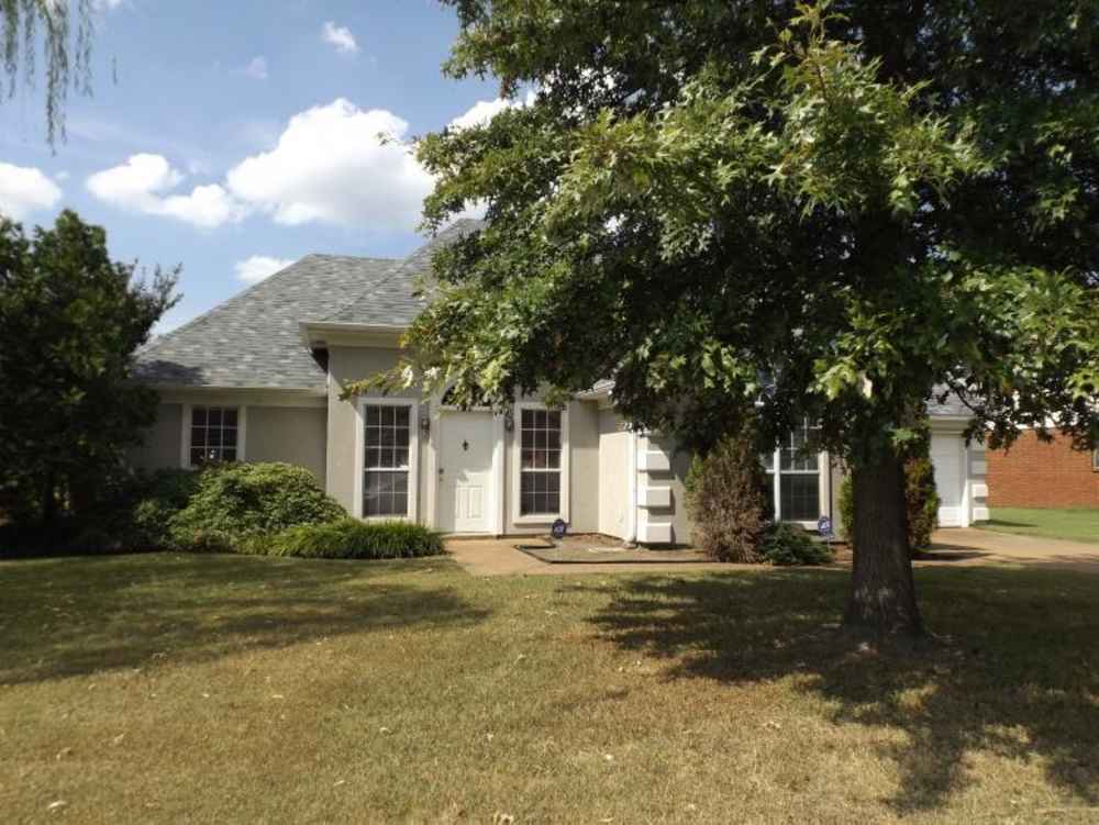 817 Radiance Dr Cordova TN 38018