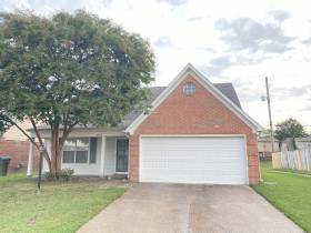 8452 Creek Front Dr - for rent 38016