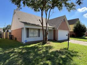 8452 Creek Front Dr - for rent 38016