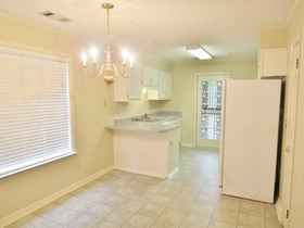 Kitchen & Eat in Kitchen
