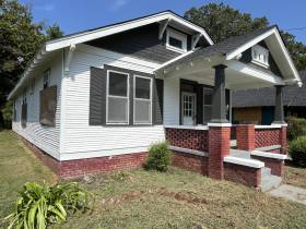 1131 Rozelle St - for rent 38106
