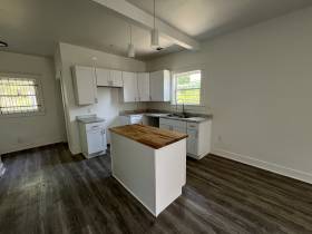 1131 Rozelle St - for rent 38106