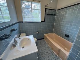 1215 Mt Moriah Rd - for rent 38117