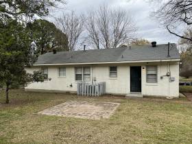 1215 Mt Moriah Rd - for rent 38117