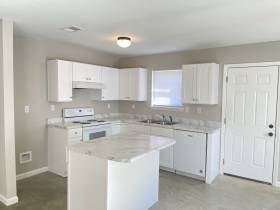 1880 Pinedale - for rent 38127