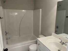 1880 Pinedale - for rent 38127