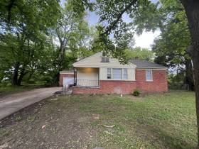 1888 Burnham Avenue - for rent 38127