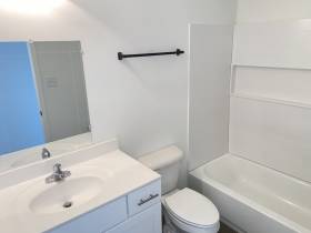 2963 Lake Park Drive - for rent 38127