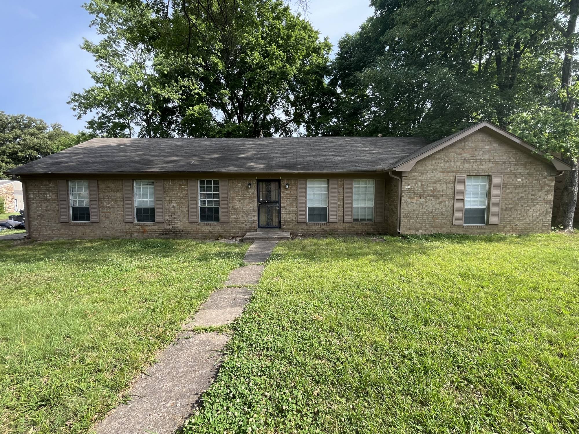 6124 Chinaberry Dr Memphis TN 38115