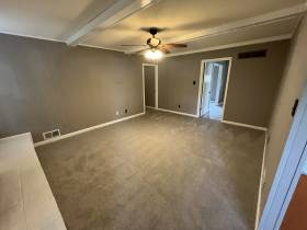 6124 Chinaberry Dr - for rent 38115