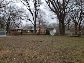 819 Rosebanks Rd - for rent 38116