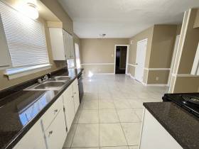 819 Rosebanks Rd - for rent 38116