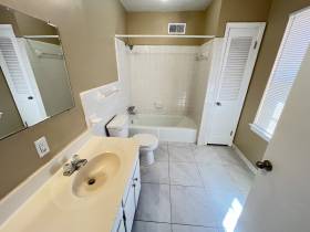819 Rosebanks Rd - for rent 38116