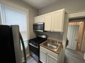 1111 North Parkway No 3 - for rent 38105