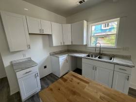 1131 Rozelle St - for rent 38106