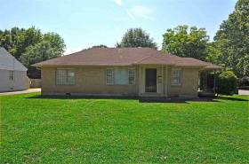 1149 Colonial Rd - for rent 38117