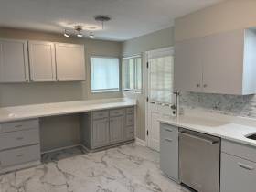 141 N White Station Rd - for rent 38117