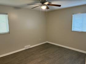 141 N White Station Rd - for rent 38117
