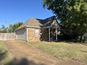 3907 Summer Breeze Cv - for rent 38125