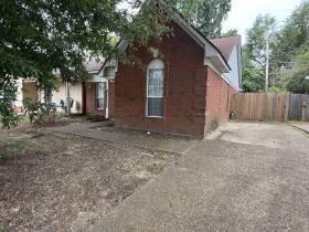 3913 Oak Branch Cir E - for rent 38135