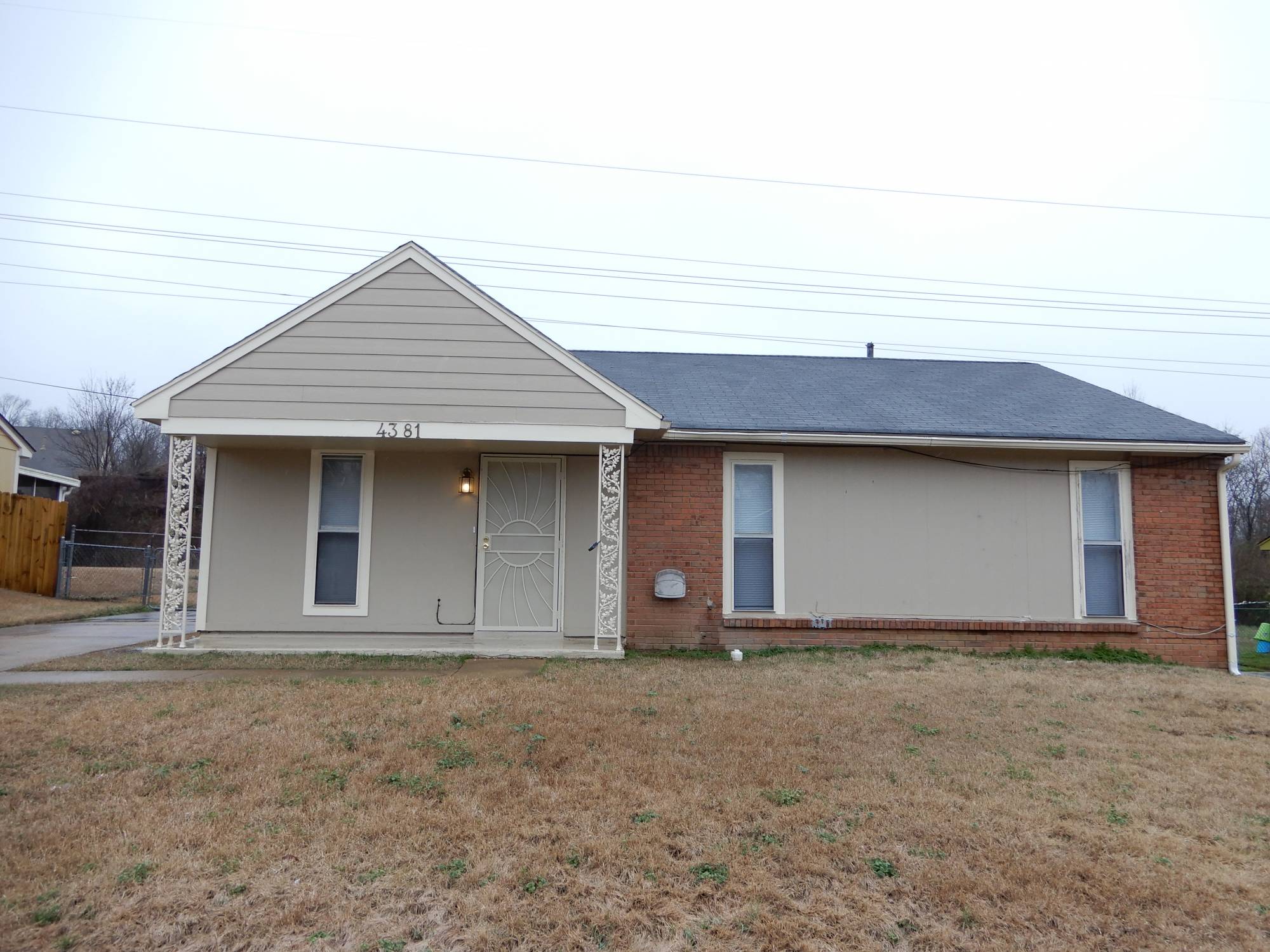 4381 Howardcrest Dr Memphis TN 38128
