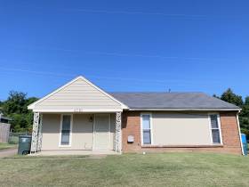 4381 Howardcrest Dr - for rent 38128