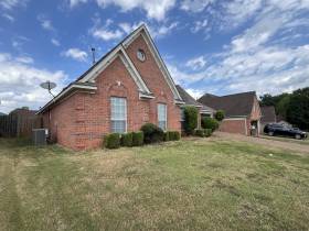 5628 Autumn Valley Dr - for rent 38135