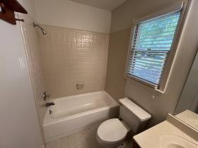 6700 N Kirby Oaks - for rent 38119