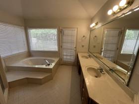 6700 N Kirby Oaks - for rent 38119