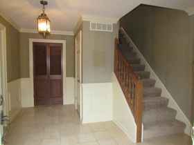 Entry/Stairwell