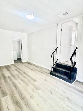 892 East Drive	