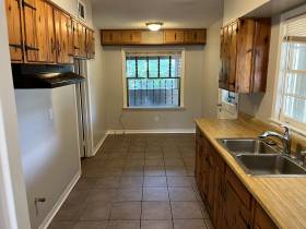 919 Stratford Rd - for rent 38122